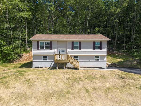 2.5 Acres of Residential Land with Home for Sale in Poughquag, New York