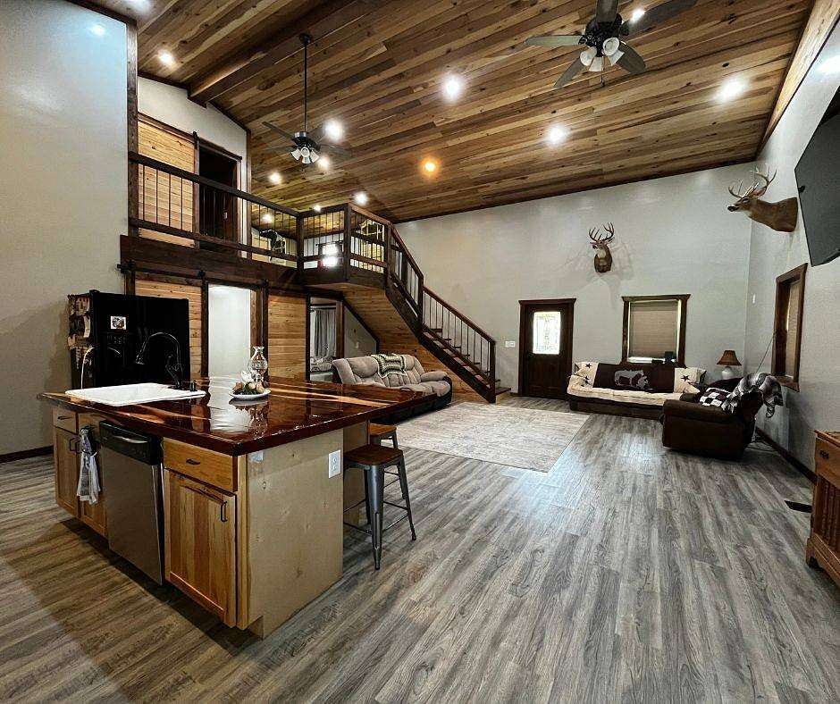 5 Acres of Residential Land with Home for Sale in Geff, Illinois