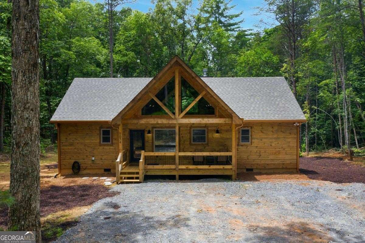 1.5 Acres of Residential Land with Home for Sale in McCaysville, Georgia