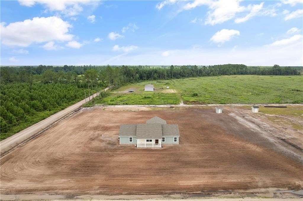 1.9 Acres of Residential Land with Home for Sale in Nahunta, Georgia