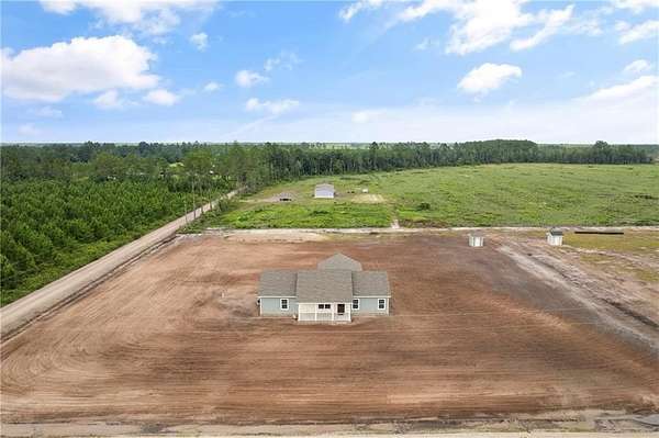 1.9 Acres of Residential Land with Home for Sale in Nahunta, Georgia