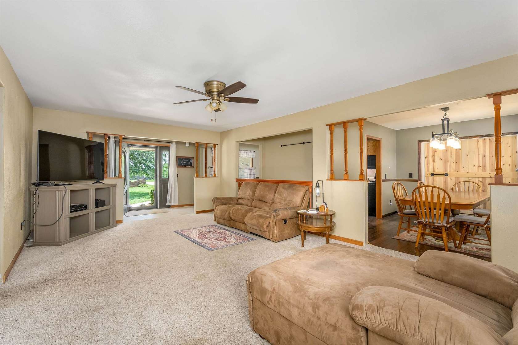 4.7 Acres of Residential Land with Home for Sale in Mulvane, Kansas