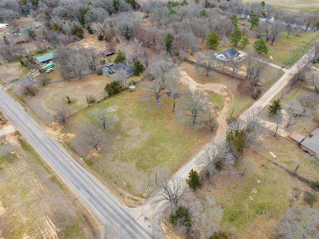 2 Acres of Residential Land for Sale in Bonham, Texas