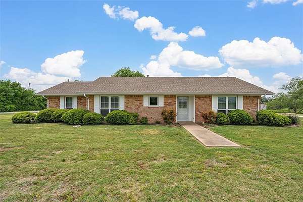 2.54 Acres of Residential Land with Home for Sale in West, Texas