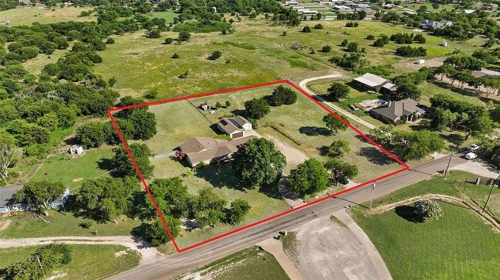 2.21 Acres of Residential Land with Home for Sale in Waxahachie, Texas