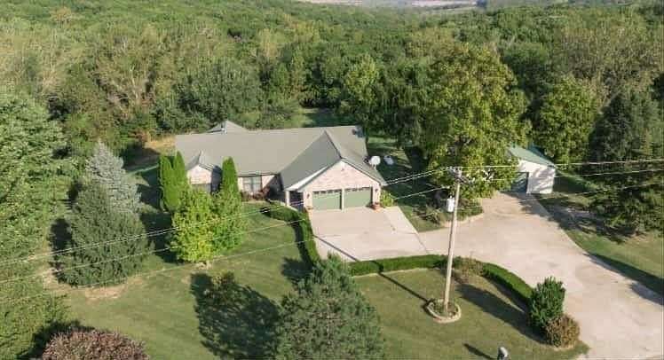 7.63 Acres of Residential Land with Home for Sale in St. Joseph, Missouri