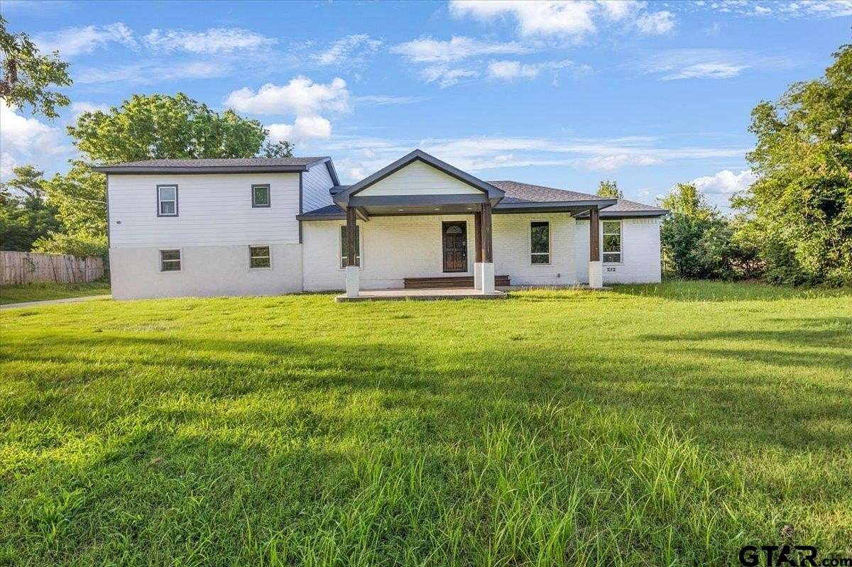 2.35 Acres of Residential Land with Home for Sale in Tyler, Texas