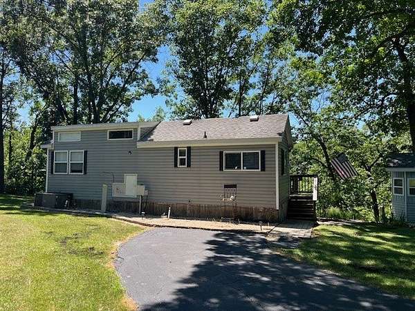 0.11 Acres of Residential Land with Home for Sale in Seneca, Illinois