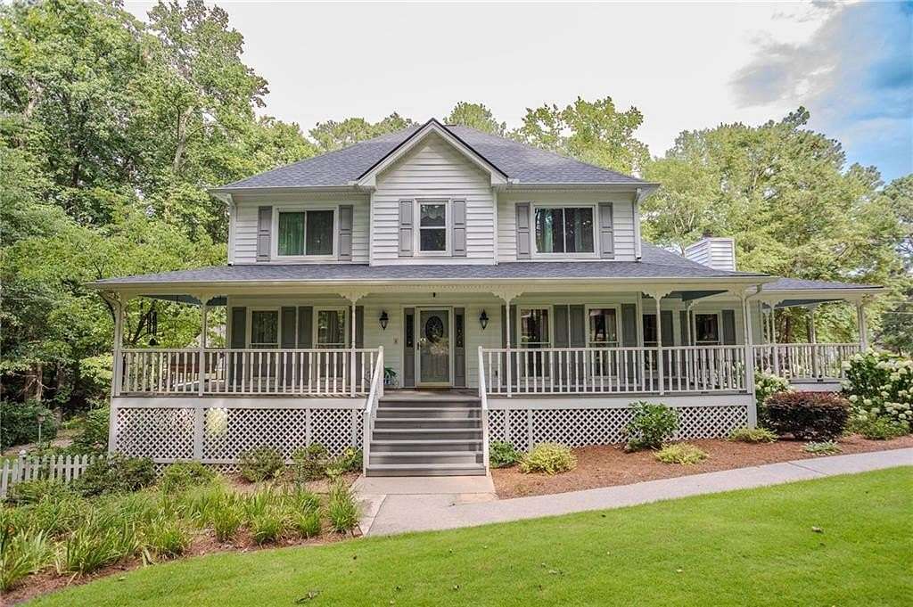 1.52 Acres of Residential Land with Home for Sale in Loganville, Georgia