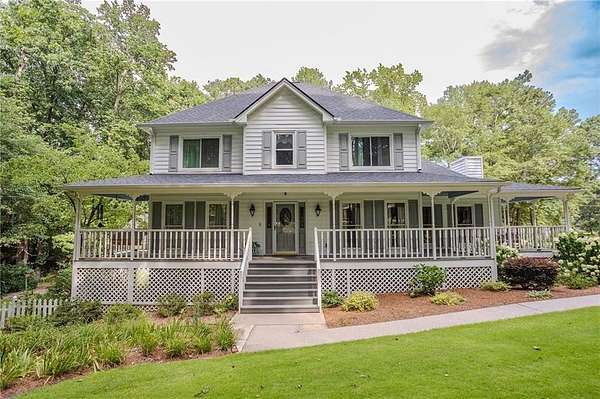 1.52 Acres of Residential Land with Home for Sale in Loganville, Georgia