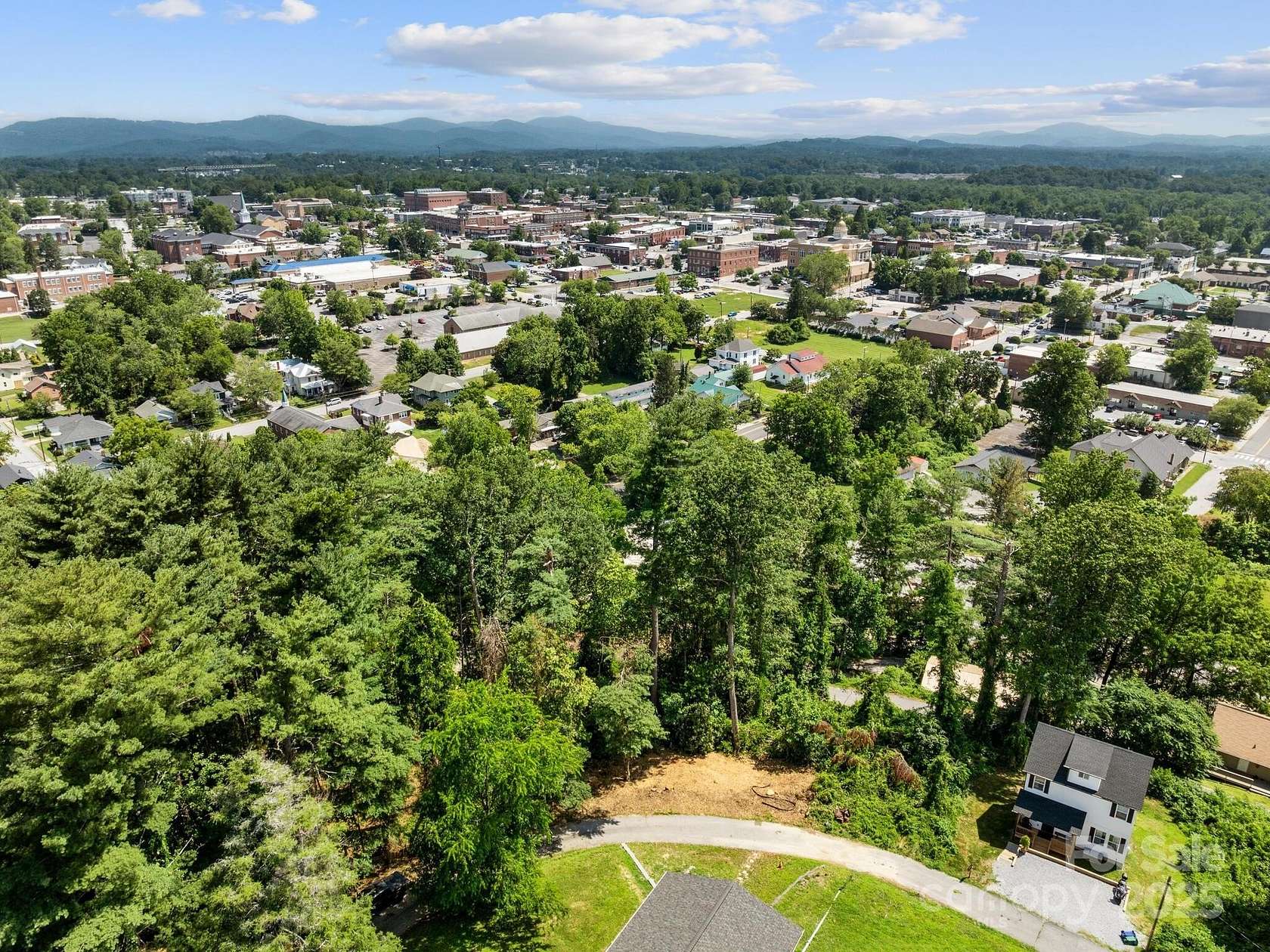 0.1 Acres of Residential Land for Sale in Hendersonville, North Carolina