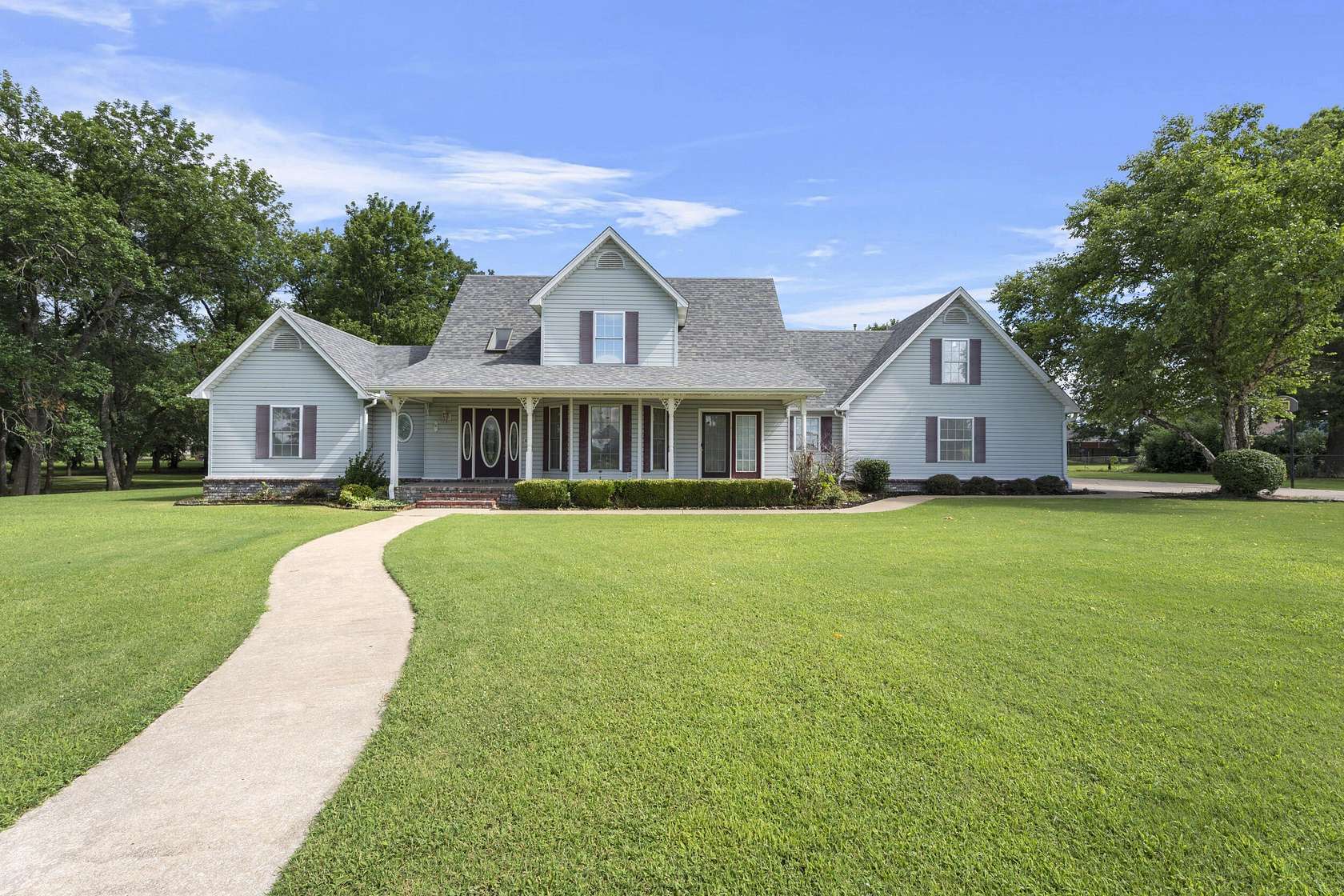 6 Acres of Residential Land with Home for Sale in Vinita, Oklahoma