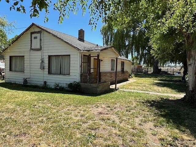 4.43 Acres of Residential Land with Home for Sale in Madras, Oregon