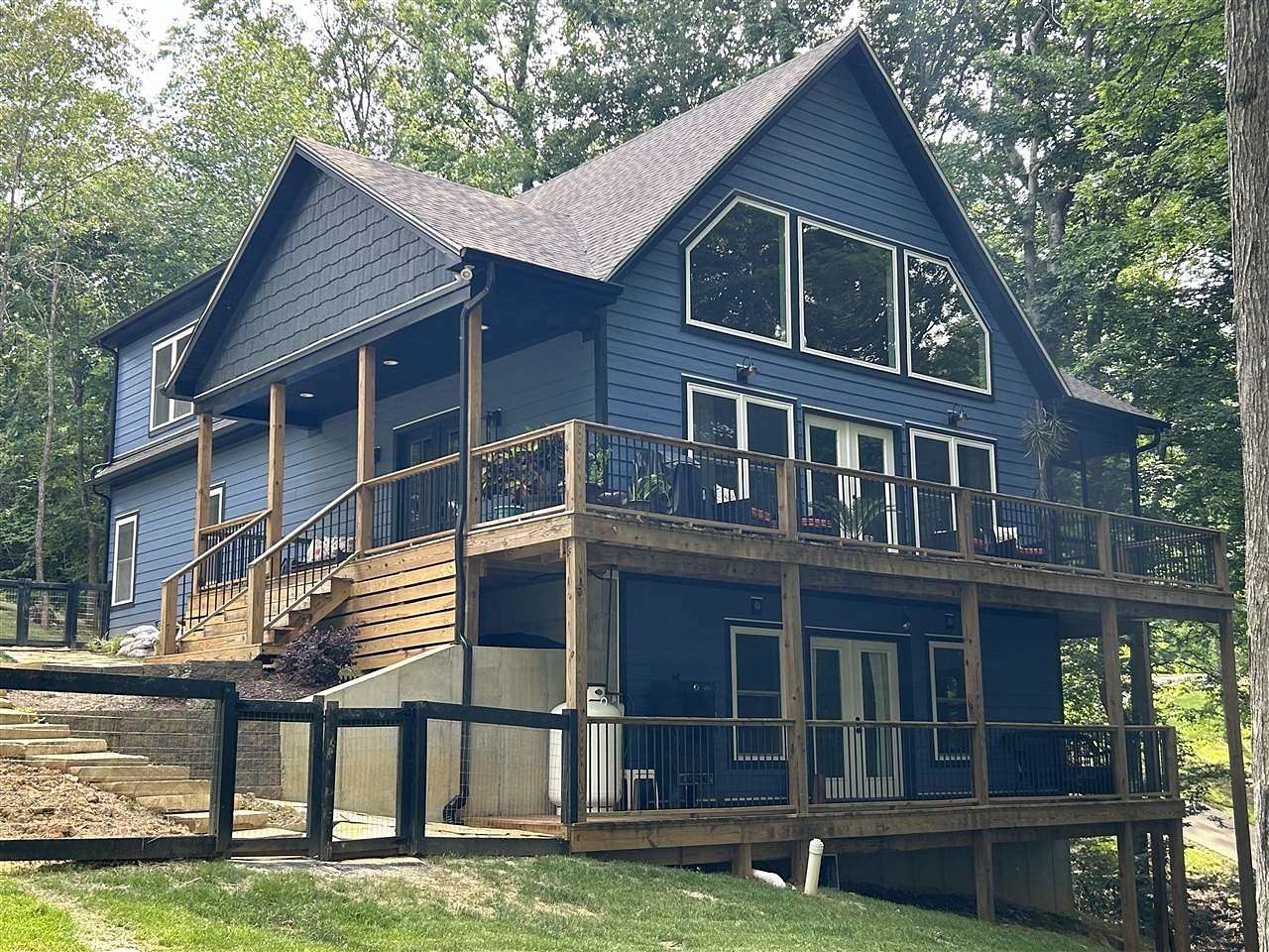 1.72 Acres of Residential Land with Home for Sale in Scottsville, Kentucky