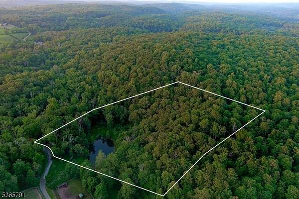 19.9 Acres of Land for Sale in Hardwick Township, New Jersey