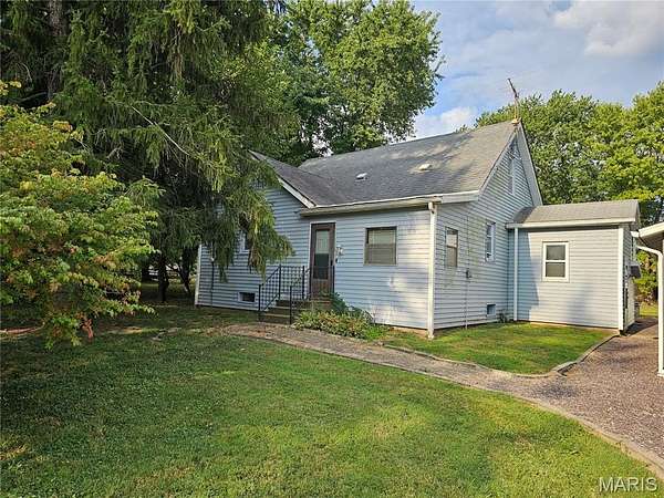 1.65 Acres of Land with Home for Sale in Marissa, Illinois