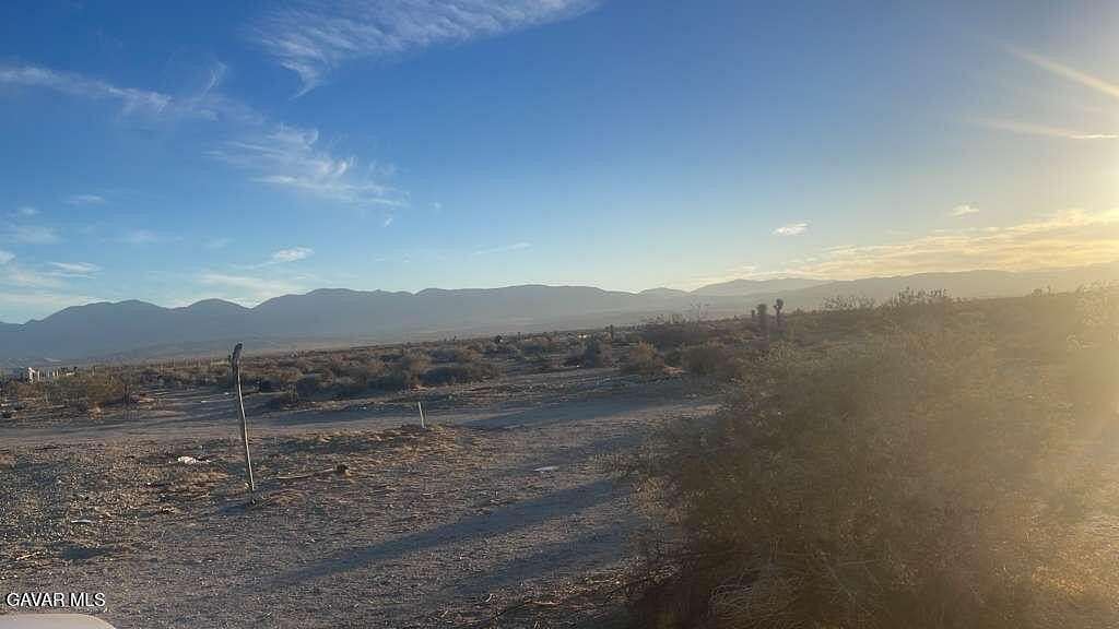 0.95 Acres of Land for Sale in Sun Village, California