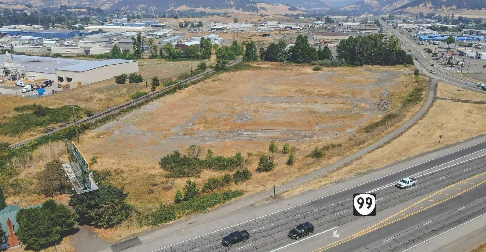 7.2 Acres of Commercial Land for Sale in Roseburg, Oregon