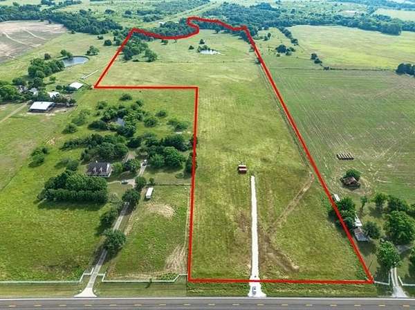 30 Acres of Recreational Land for Sale in Blooming Grove, Texas