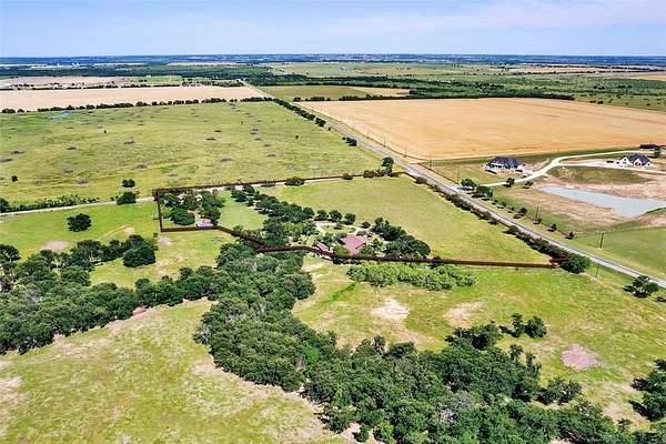 10 Acres of Land for Sale in Tioga, Texas