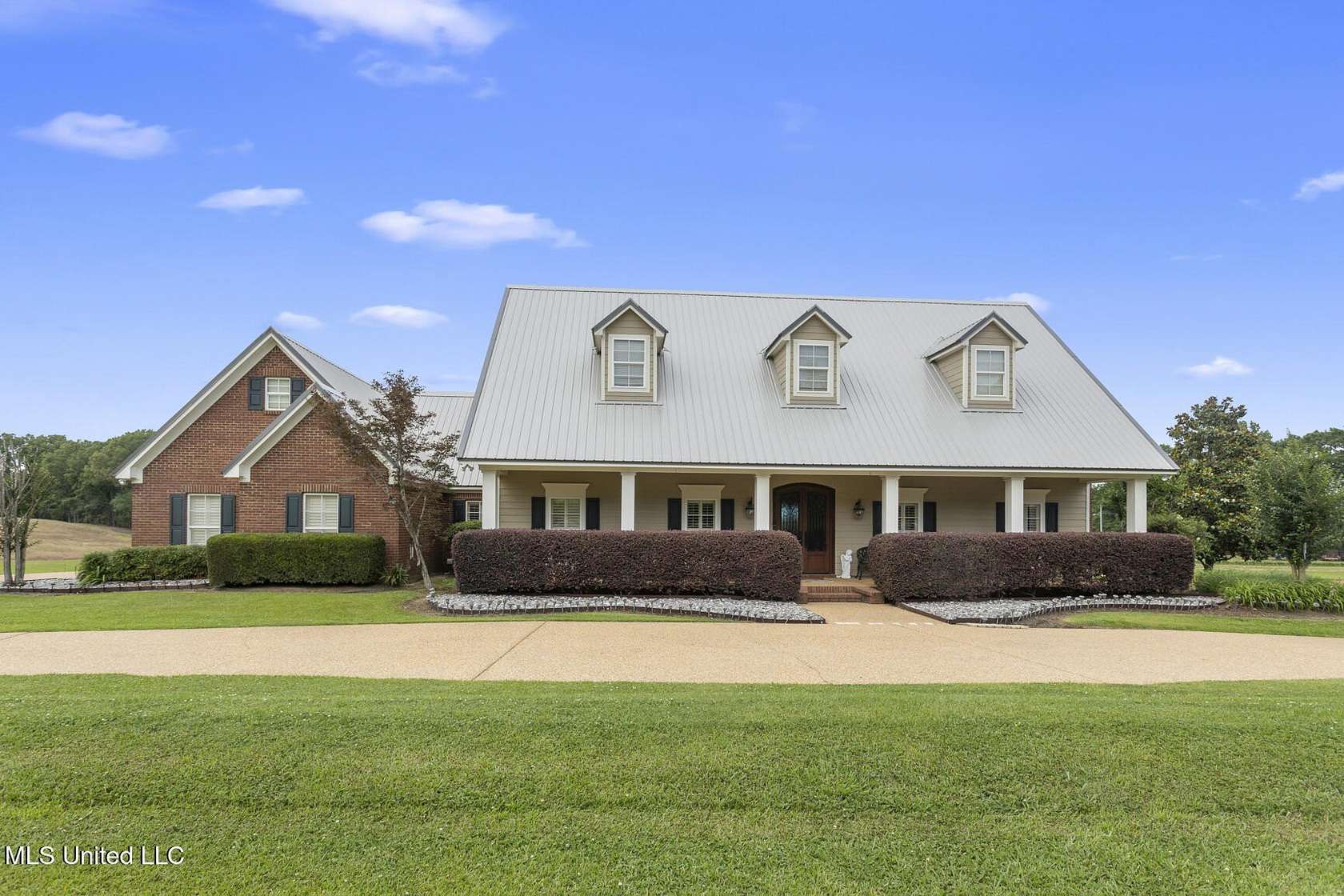 30.2 Acres of Recreational Land with Home for Sale in Raymond, Mississippi