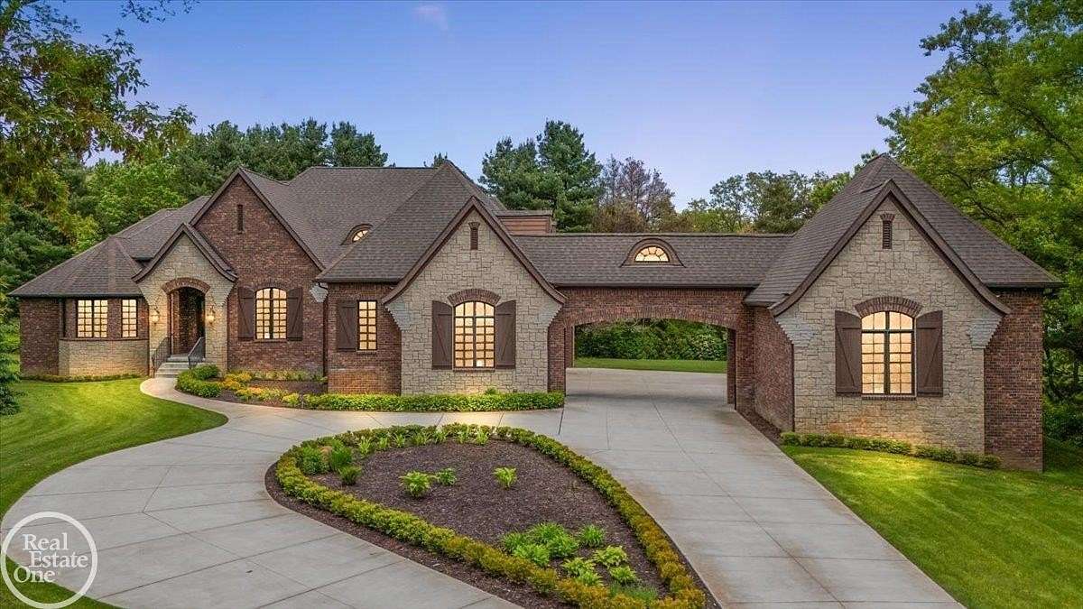 2 Acres of Residential Land with Home for Sale in Washington Township, Michigan