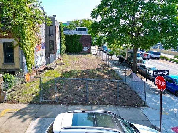 0.06 Acres of Residential Land for Sale in Brooklyn, New York