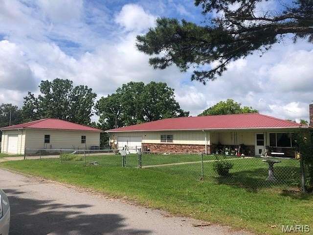 1.7 Acres of Residential Land with Home for Sale in St. Robert, Missouri