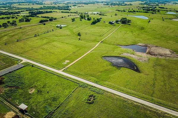 12.4 Acres of Land for Sale in Burton, Texas