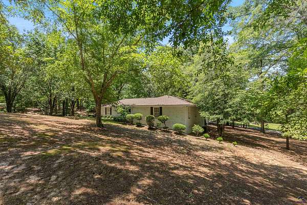 5.5 Acres of Residential Land with Home for Sale in Byron, Georgia