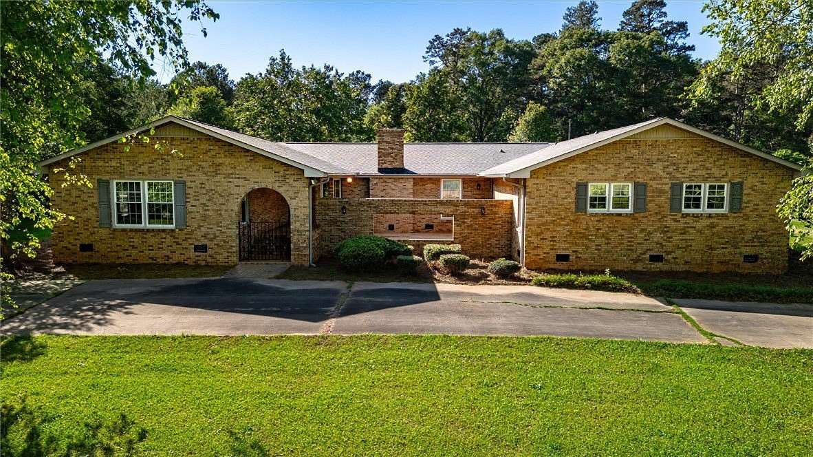 6 Acres of Land with Home for Sale in Anderson, South Carolina