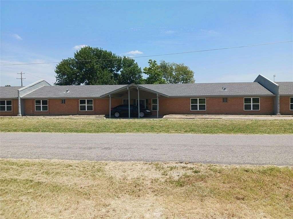 2.63 Acres of Mixed-Use Land for Sale in Whitewright, Texas