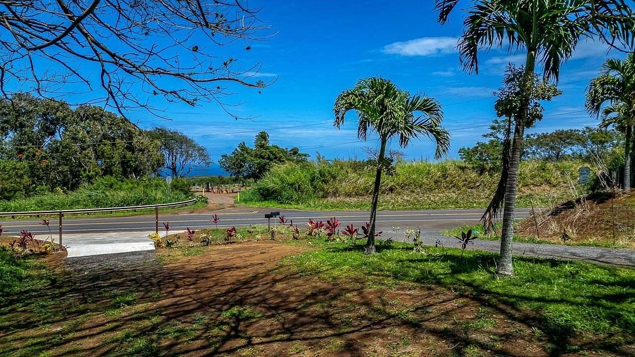 0.5 Acres of Residential Land for Sale in Haʻikū, Hawaii