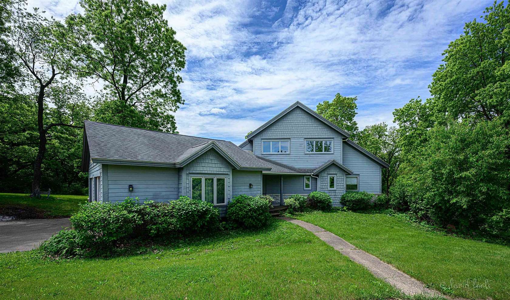 2.82 Acres of Residential Land with Home for Sale in Galena, Illinois