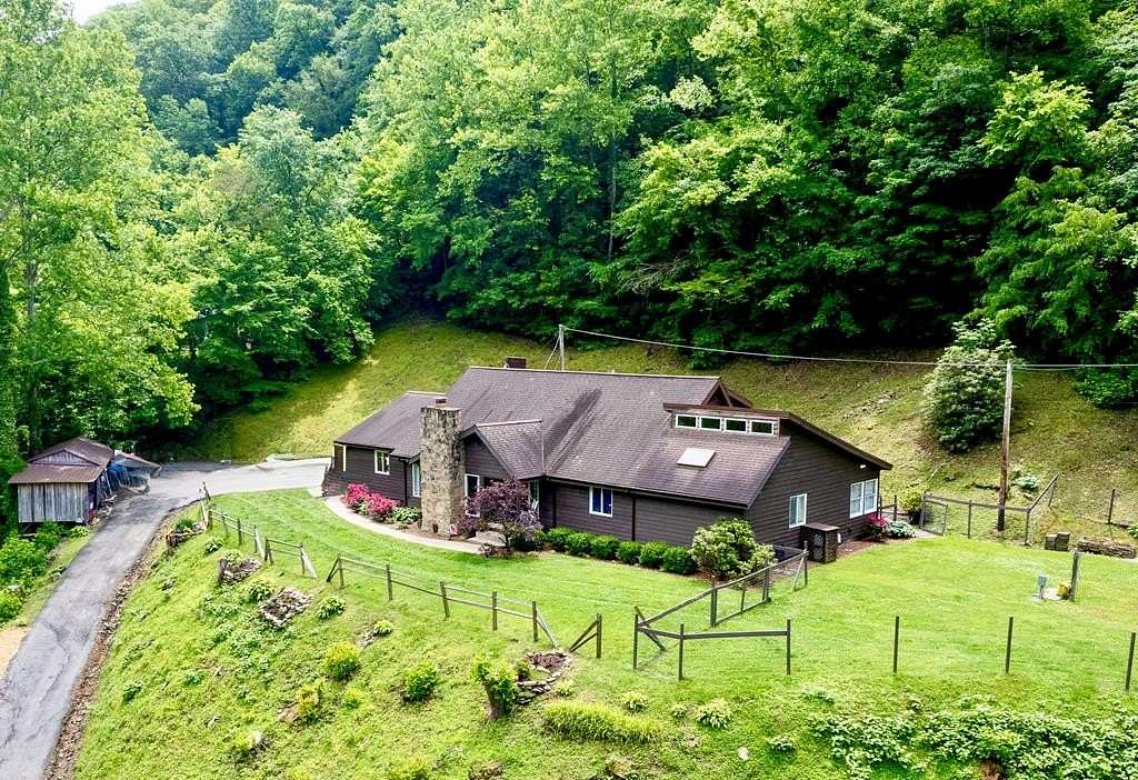 6 Acres of Residential Land with Home for Sale in Marrowbone, Kentucky