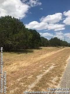 5 Acres of Land for Sale in Pipe Creek, Texas
