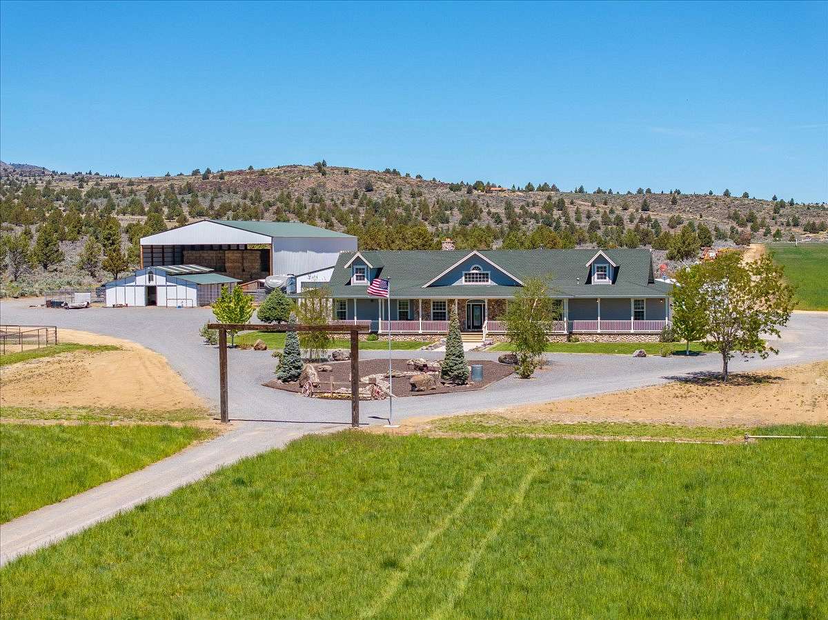 450 Acres of Land with Home for Sale in Susanville, California