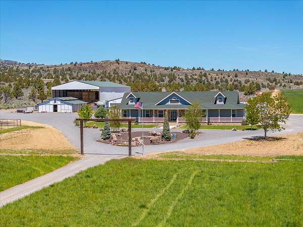 450 Acres of Land with Home for Sale in Susanville, California