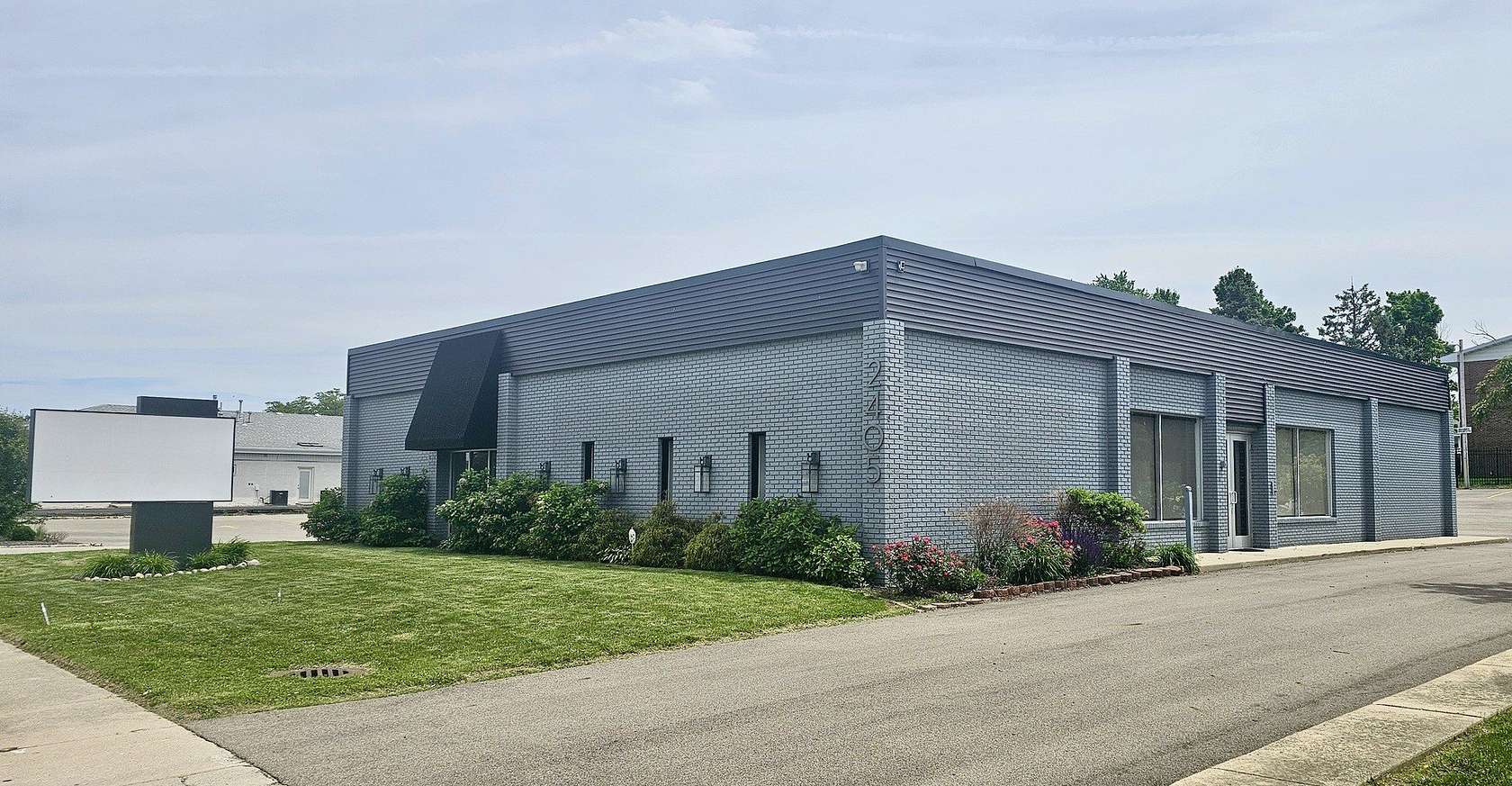 4.6 Acres of Improved Commercial Land for Sale in Bloomington, Illinois