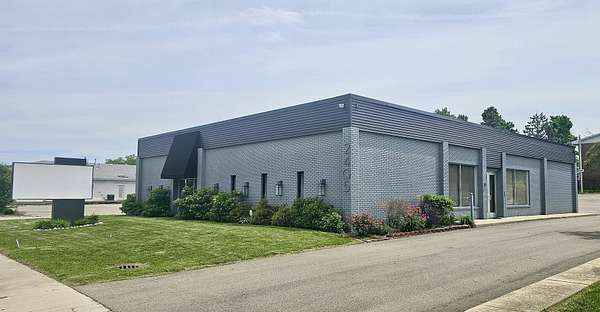 0.46 Acres of Improved Commercial Land for Sale in Bloomington, Illinois