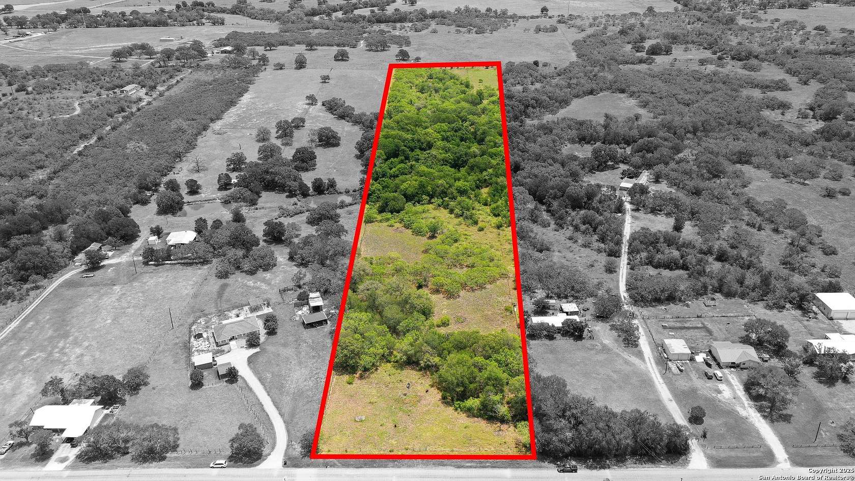 10 Acres of Recreational Land for Sale in Seguin, Texas