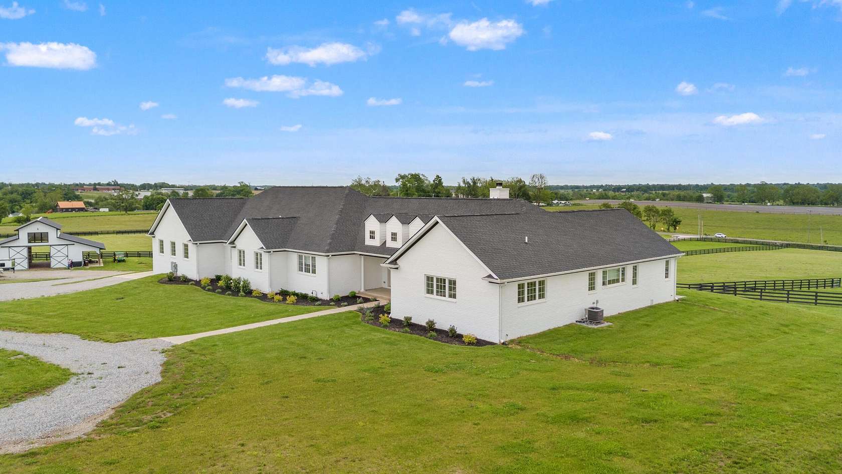 10.1 Acres of Land with Home for Sale in Georgetown, Kentucky