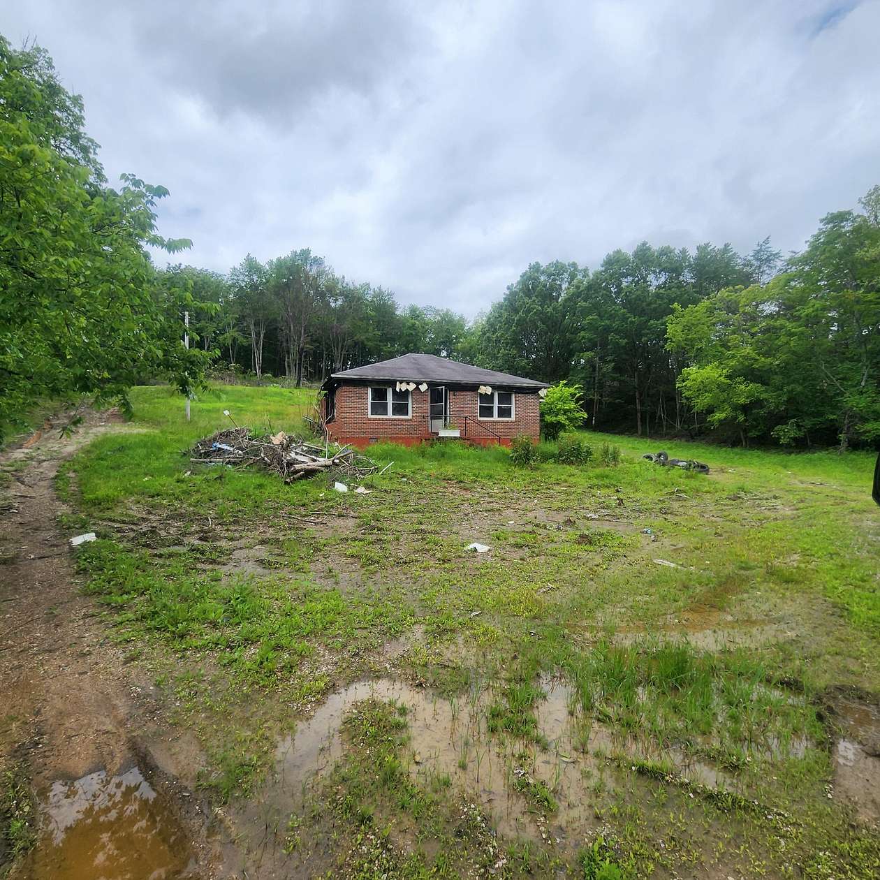 1 Acre of Land for Sale in Irvine, Kentucky