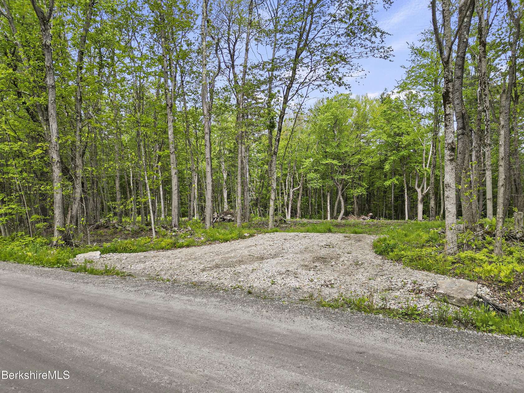 5.6 Acres of Residential Land with Home for Sale in Becket, Massachusetts