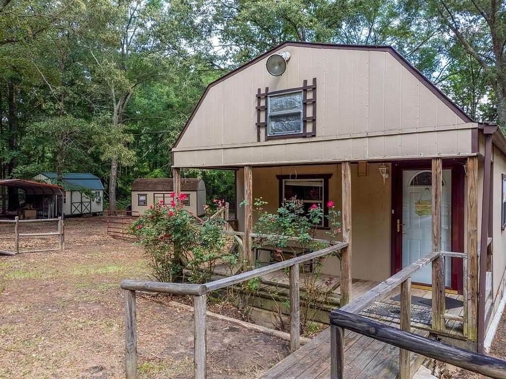 7.28 Acres of Residential Land with Home for Sale in Big Sandy, Texas