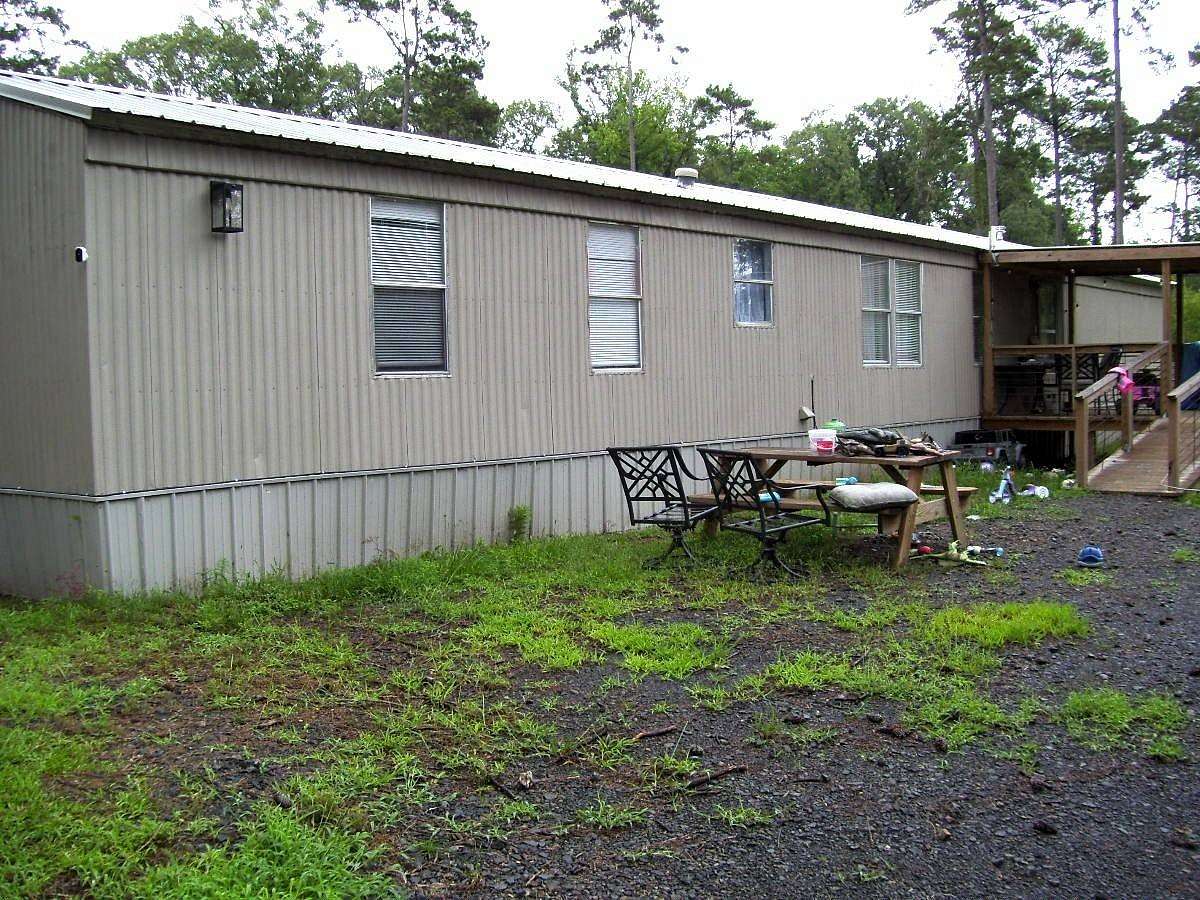 2.5 Acres of Residential Land with Home for Sale in Ashdown, Arkansas