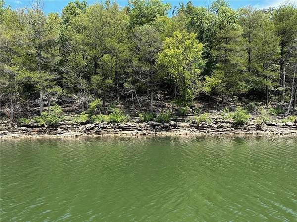 27.3 Acres of Recreational Land for Sale in Eureka Springs, Arkansas
