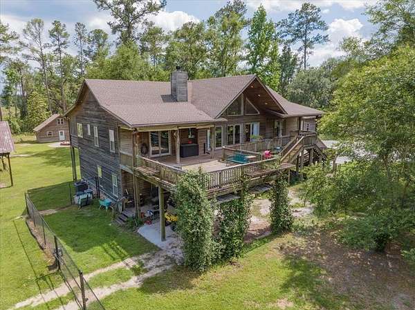 7.5 Acres of Residential Land with Home for Sale in Valdosta, Georgia