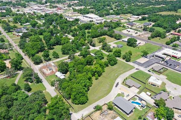 2.17 Acres of Residential Land for Sale in Fairfield, Texas