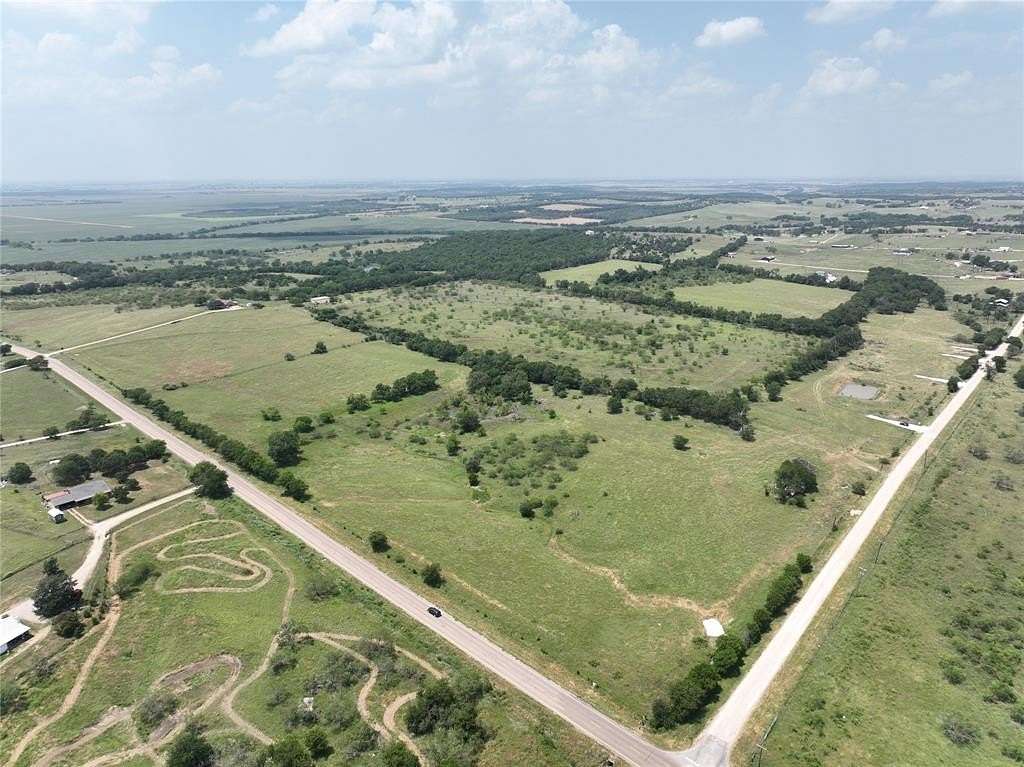 2 Acres of Residential Land for Sale in Moody, Texas